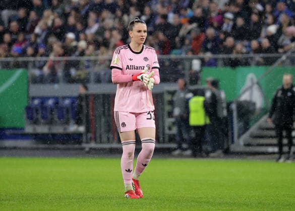 Ena Mahmutovic FC Bayern Muenchen Football, Season 2025 2026, Women, DFB Cup, Quarterfinals, Volksparkstadion Hamburg, Hamburger SV vs FC Bayern Muenchen DFL REGULATIONS PROHIBIT ANY USE OF PHOTOGRAPHS AS IMAGE SEQUENCES AND OR QUASI VIDEO