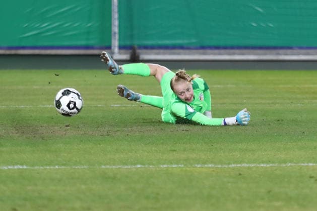 DFB Pokal Frauen FC Carl Zeiss Jena SC Sand 1946 11 03 26 Goalkeeper Jasmin Janning 1, Carl Zeiss Jena Fußball, DFB Pokal Frauen, Viertelfinale FC Carl Zeiss Jena vs SC Sand 1946 am 11 03 26 im Ernst Abbe Sportfeld ad hoc arena, Jena DFL REGULATIONS PROHIBIT ANY USE OF PHOTOGRAPHS AS IMAGE SEQUENCES AND OR QUASI VIDEO Copyright: xBEAUTIFULxSPORTS JanxKaeferx
