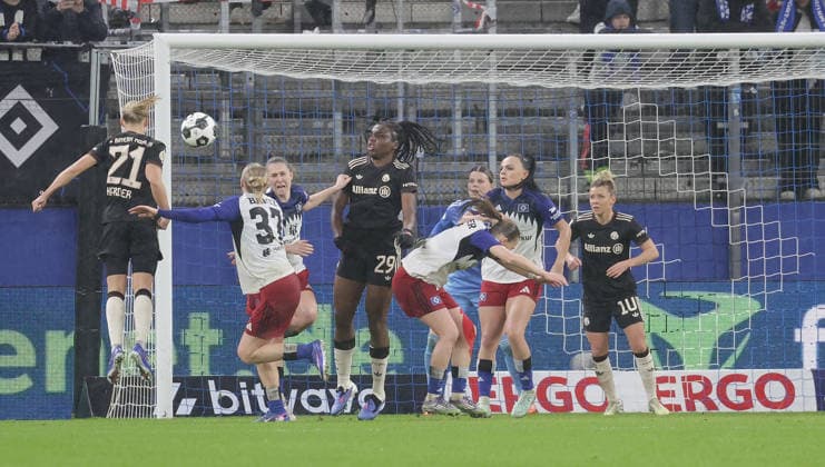 Goal kick by Pernille Harder FC Bayern Muenchen 21 Football, Season 2025 2026, Women, DFB Cup, Quarter-final, Volksparkstadion Hamburg, Hamburger SV vs FC Bayern Muenchen DFL REGULATIONS PROHIBIT ANY USE OF PHOTOGRAPHS AS IMAGE SEQUENCES AND OR QUASI VIDEO