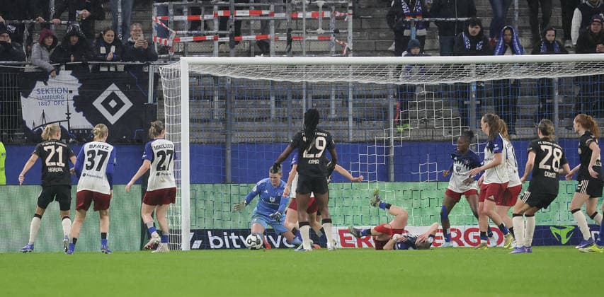 Pernille Harder FC Bayern Muenchen shoots at the goal of goalkeeper Lea Paulick HSV Fussball, Saison 2025 2026, Frauen, DFB Pokal, Viertelfinale, Volksparkstadion Hamburg, Hamburger SV gegen FC Bayern Muenchen DFL REGULATIONS PROHIBIT ANY USE OF PHOTOGRAPHS AS IMAGE SEQUENCES AND OR QUASI VIDEO