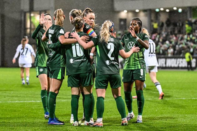 Soccer I Women I Season 2025 2026 I DFB Cup I VfL Wolfsburg Eintracht Frankfurt I 11 03 2026 Goal celebration after the 1 0 for the women of VfL Wolfsburg with scorer Svenja Huth 10, VfL Wolfsburg Mittel Wolfsburg AOK Stadion Niedersachsen Germany Copyright: xLobeca InesxHähnelx