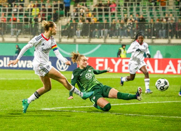 Germany Soccer DFB Cup Women 2025 2026, Quarterfinal VfL Wolfsburg vs Eintracht Frankfurt AOK Stadion Wolfsburg Laura Freigang Eintracht Frankfurt Women, 10 Wolfsburg Copyright: xAymanxAlahmedx