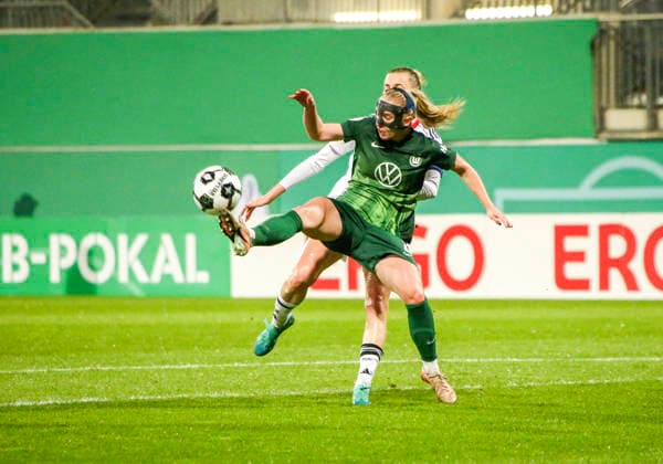 Germany Soccer DFB Pokal Women 2025 2026, Quarterfinal VfL Wolfsburg vs Eintracht Frankfurt AOK Stadion Wolfsburg Thea Bjelde VfL Wolfsburg Women, 2 Wolfsburg Copyright: xAymanxAlahmedx