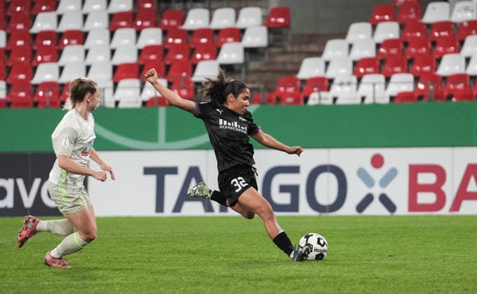 Germany DFB Pokal Women 2025 2026, SGS Essen vs SV Werder Bremen, Wednesday 11 03 2026 Stadion an der Hafenstraße Nordrhein Westfalen, Germany Ella Touon SGS Essen, 32 Goal to 1 0 Copyright: xMerlexKölkingx
