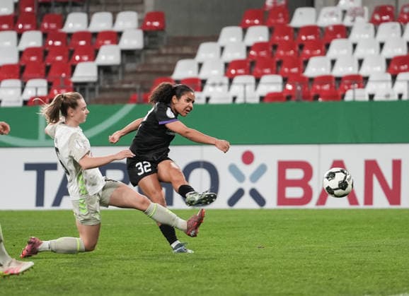 Germany DFB Pokal Women 2025 2026, SGS Essen vs SV Werder Bremen, Wednesday 11 03 2026 Stadion an der Hafenstraße Nordrhein Westfalen, Germany Ella Touon SGS Essen, 32 Goal to 1 0 Copyright: xMerlexKölkingx