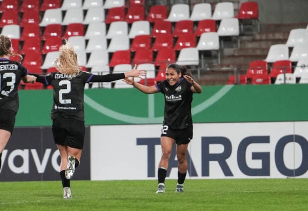 Germany DFB Pokal Women 2025 2026, SGS Essen vs SV Werder Bremen, Wednesday 11 03 2026 Stadion an der Hafenstraße Nordrhein Westfalen, Germany Goal to 1 0 by Ella Touon SGS Essen, 32 Cheers Joy Emotions Goal celebration Copyright: xMerlexKölkingx