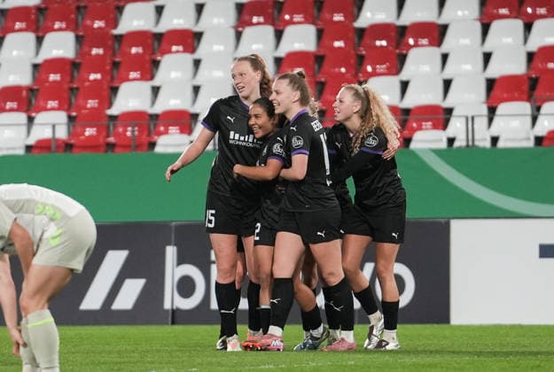Germany DFB Pokal Women 2025 2026, SGS Essen vs SV Werder Bremen, Wednesday 11 03 2026 Stadion an der Hafenstraße Nordrhein Westfalen, Germany Goal to 1 0 by Ella Touon SGS Essen, 32 Cheers Joy Emotions Goal celebration Copyright: xMerlexKölkingx