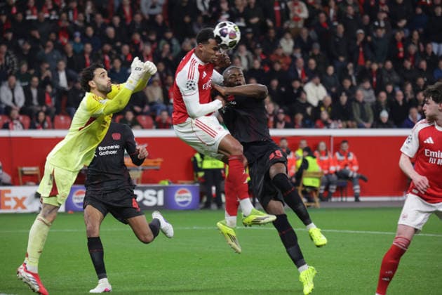 V l Goalkeeper David Raya Arsenal , Gabriel Arsenal and Christian Kofane B04 , UEFA Champions League, UCL, Round of 16, Bayer 04 Leverkusen vs Arsenal London, Bayarena Leverkusen, Germany, 11 03 2026