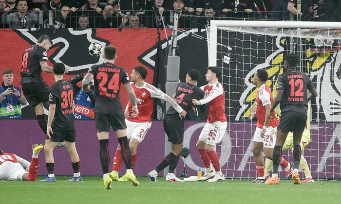 11 03 2026, xhbx, Football UEFA Champions League, Bayer 04 Leverkusen FC Arsenal London v l Goal scored, Goal to 1 0 by Robert Andrich Bayer Leverkusen DFL DFB REGULATIONS PROHIBIT ANY USE OF PHOTOGRAPHS as IMAGE SEQUENCES and or QUASI VIDEO Leverkusen