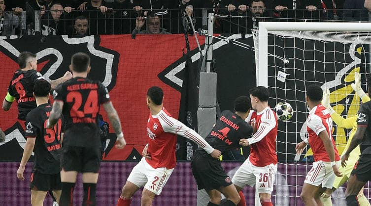 11 03 2026, xhbx, Football UEFA Champions League, Bayer 04 Leverkusen FC Arsenal London v l Goal scored, Goal to 1 0 by Robert Andrich Bayer Leverkusen DFL DFB REGULATIONS PROHIBIT ANY USE OF PHOTOGRAPHS as IMAGE SEQUENCES and or QUASI VIDEO Leverkusen