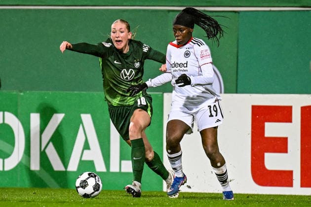 Soccer I Women I Season 2025 2026 I DFB Pokal I VfL Wolfsburg Eintracht Frankfurt I 11 03 2026 duel Camilla Küver 16, VfL Wolfsburg vs Etonam Nicole Anyomi 19, Eintracht Frankfurt Wolfsburg AOK Stadion Niedersachsen Germany Copyright: xLobeca InesxHähnelx
