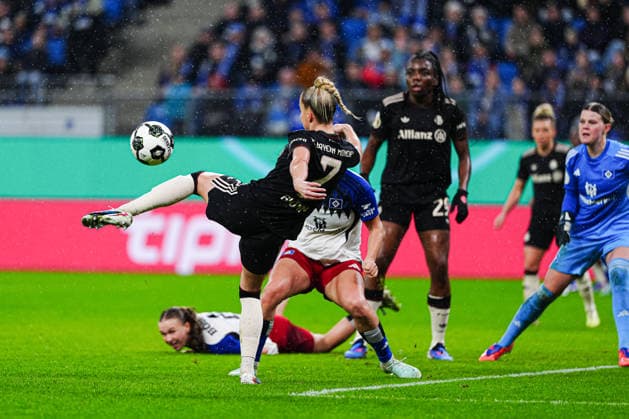 Goal shot Goal chance Giulia Gwinn FC Bayern Munich, 07 GER, Hamburger SV vs FC Bayern Munich, Women, Football, DFB Cup, Quarter-final, 2025 2026 season, 11 03 2026 GER, Hamburger SV vs FC Bayern Munich, Women, Football, DFB Cup, Quarter-final, 2025 2026 season, 11 03 2026 Hamburg Copyright: xEibner-Pressefoto MarcelxvonxFehrnx EP_MFN