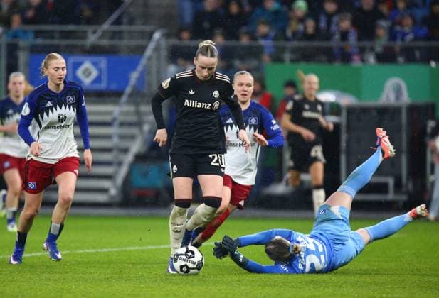 11 03 2026, xcex, GER, Hamburg, Volksparkstadion, Frauenfussball, DFB Pokal der Frauen, Saison 2025 2026, Viertelfinale, HSV, FCB, Hamburger SV Frauen FC Bayern Muenchen, Franziska Kett FCB trifft zum 2 0, Torschuss, Tor, Torjubel FC Bayern Muenchen, Goal celebration DFL regulations prohibit any use of photographs as image sequences and or quasi video