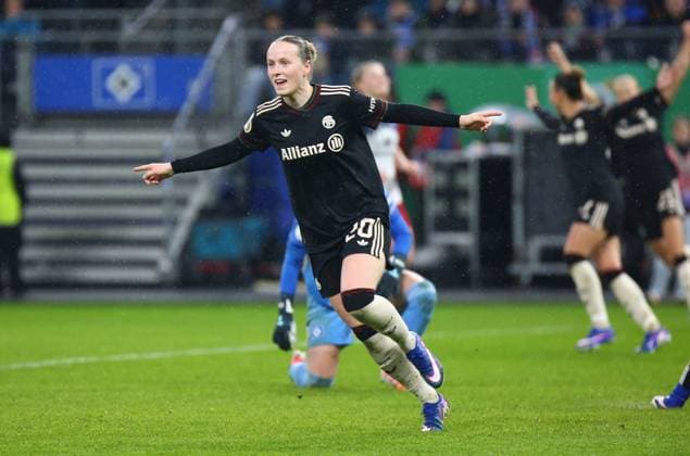 11 03 2026, xcex, GER, Hamburg, Volksparkstadion, Frauenfussball, DFB Pokal der Frauen, Saison 2025 2026, Viertelfinale, HSV, FCB, Hamburger SV Frauen FC Bayern Muenchen, Franziska Kett FCB trifft zum 2 0, Torschuss, Tor, Torjubel FC Bayern Muenchen, Goal celebration DFL regulations prohibit any use of photographs as image sequences and or quasi video