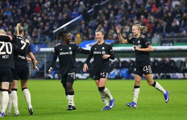 11 03 2026, xcex, GER, Hamburg, Volksparkstadion, Frauenfussball, DFB Pokal der Frauen, Saison 2025 2026, Viertelfinale, HSV, FCB, Hamburger SV Frauen FC Bayern Muenchen, Franziska Kett FCB trifft zum 2 0, Torschuss, Tor, Torjubel FC Bayern Muenchen, Goal celebration DFL regulations prohibit any use of photographs as image sequences and or quasi video