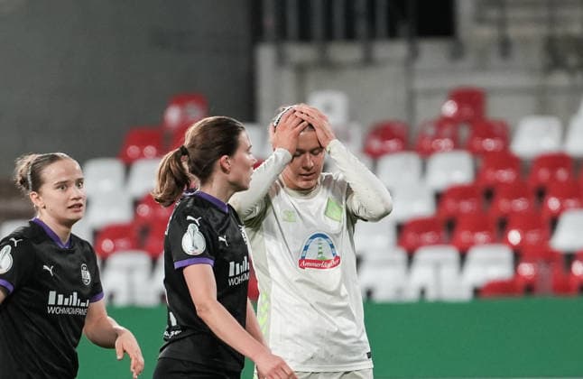 Germany DFB Pokal Women 2025 2026, SGS Essen vs SV Werder Bremen, Wednesday 11 03 2026 Stadion an der Hafenstraße Nordrhein Westfalen, Germany Larissa Muehlhaus SV Werder Bremen, 7 Frust Copyright: xMerlexKölkingx