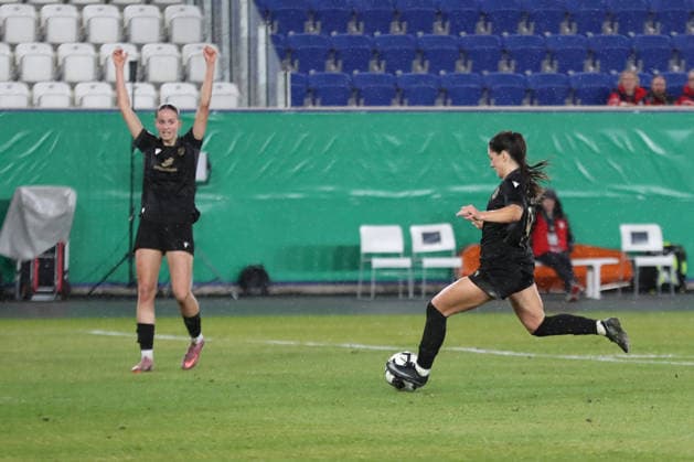 DFB Pokal Frauen FC Carl Zeiss Jena SC Sand 1946 11 03 26 Olivia Matilde Johansson Alcaide 9, Carl Zeiss Jena takes a shot on goal and scores the goal to make it 3 1 In the background people are already cheering Football, DFB Pokal Women, Quarterfinal FC Carl Zeiss Jena vs SC Sand 1946 on 11 03 26 at Ernst Abbe Sportfeld ad hoc arena, Jena DFL REGULATIONS PROHIBIT ANY USE OF PHOTOGRAPHS AS IMAGE SEQUENCES AND OR QUASI VIDEO Copyright: xBEAUTIFULxSPORTS JanxKaeferx