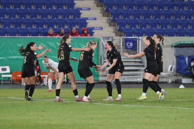 DFB Pokal Frauen FC Carl Zeiss Jena SC Sand 1946 11 03 26 Goal Jena team cheers after scoring 3 1 Soccer, DFB Pokal Frauen, Viertelfinale FC Carl Zeiss Jena vs SC Sand 1946 am 11 03 26 im Ernst Abbe Sportfeld ad hoc arena, Jena DFL REGULATIONS PROHIBIT ANY USE OF PHOTOGRAPHS AS IMAGE SEQUENCES AND OR QUASI VIDEO Copyright: xBEAUTIFULxSPORTS JanxKaeferx