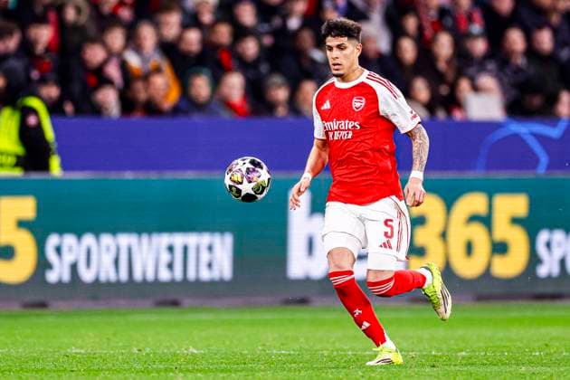 Piero Hincapie of Arsenal FC runs with the ball Bayer 04 Leverkusen v Arsenal FC, UEFA Champions League 2025 26 Round of 16 First Leg, Bayer 04 Leverkusen v Arsenal FC, BayArena, March 11, 2026, Leverkusen, Germany.