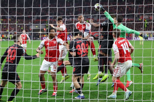 GER, UEFA CL, Round of 16, Bayer 04 Leverkusen GER vs FC Arsenal ENG , 11 03 2026, BayArena, Leverkusen, GER, UEFA CL, Round of 16, Bayer 04 Leverkusen GER vs FC Arsenal ENG , , in the picture in the Leverkusen penalty area it is turbulent Janis Blaswich goalkeeper Leverkusen 28 , fends off the ball nordphotoxGmbHx xMeuter nph00351