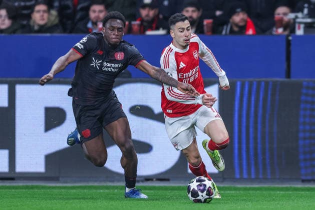 Soccer Champions League Round of 16 Bayer 04 Leverkusen FC Arsenal on 11 03 2026 at the BayArena in Leverkusen Ernest Poku Leverkusen , left Gabriel Martinelli Arsenal , right xJRx