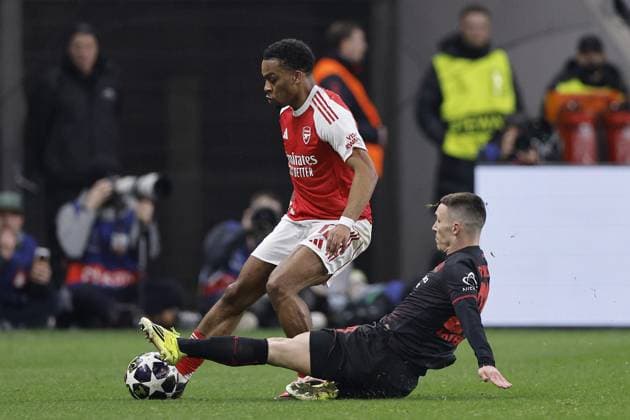 LEVERKUSEN (l-r) Jurrien Timber of Arsenal FC, Alejandro Grimaldo of Bayer 04 Leverkusen during the UEFA Champions League match between Bayer 04 Leverkusen v Arsenal at the BayArena on March 11, 2026 in Leverkusen, Germany. BART STOUTJESDIJK ANP FOC 2026 2027 xVIxANPxSportx xBartxStoutjesdijkxIVx 553063581 originalFilename: 553063581.jpg
