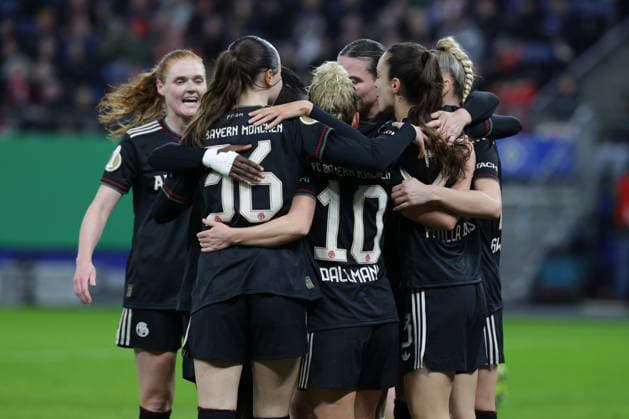 2026 03 11 xfsx Soccer DFB Cup Womens Quarterfinals Hamburger Sportverein Bayern Muenchen Volksparkstadion v l Natalia Padilla Bidas FC Bayern Muenchen ,23 makes the goal 3 0 for FC Bayern Muenchen DFL regulations prohibit any use of photographs as image sequences and or quasi video Copyright: HMBxMedia FernandoxSoares