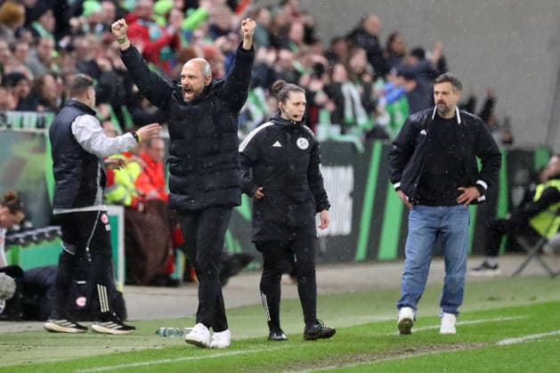 VfL vs Frankfurt, DFB Pokal Women Wolfsburg, 11 03 2026, Football, Women, VfL Wolfsburg vs Eintracht Frankfurt, Quarterfinal DFB Pokal, Season 2025 2026 Final Cheer, Head Coach Stephan Lerch VfL Wolfsburg , disappointed Head Coach Niko Arnautis Eintracht Frankfurt AOK Stadium Germany