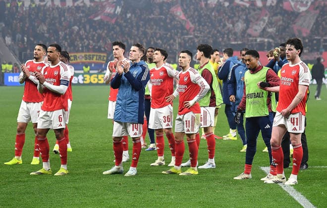 11 03 2026, xhbx, Football UEFA Champions League, Bayer 04 Leverkusen FC Arsenal London v l team, Arsenal London FC players after the final whistle with the fans, Declan Rice Arsenal London FC DFL DFB REGULATIONS PROHIBIT ANY USE OF PHOTOGRAPHS as IMAGE SEQUENCES and or QUASI VIDEO Leverkusen