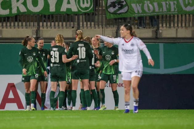 11 03 2026, xgrfx, Football DFB Cup Women 1 4 Final, VfL Wolfsburg Eintracht Frankfurt v l Goal, Svenja Huth VfL Wolfsburg DFL DFB REGULATIONS PROHIBIT ANY USE OF PHOTOGRAPHS as IMAGE SEQUENCES and or QUASI VIDEO Volkswagen Arena