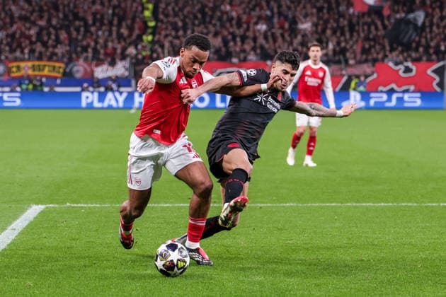 11 03 2026, Football, UEFA Champions League round of 16, Bayer 04 Leverkusen Arsenal London, f l Jurrien Timber Arsenal London in duel with Exequiel Palacios Bayer 04 Leverkusen Leverkusen BayArena NRW Germany xRHR PHOTO DEx Copyright: DennisxEwert RHR-FOTOx RHR-FOTO DE
