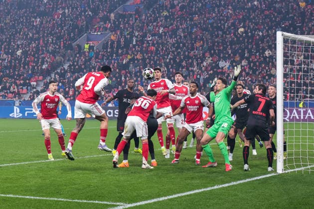 11 03 2026, Football, UEFA Champions League round of 16, Bayer 04 Leverkusen Arsenal London, f l Gabriel Jesus Arsenal London gets a free header which goalkeeper Janis Blaswich Bayer 04 Leverkusen is able to fend off Leverkusen BayArena NRW Germany xRHR PHOTO DEx Copyright: DennisxEwert RHR-FOTOx RHR-FOTO DE
