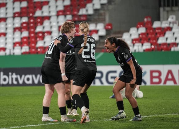 Germany DFB Pokal Women 2025 2026, SGS Essen vs SV Werder Bremen, Wednesday 11 03 2026 Stadion an der Hafenstraße Nordrhein Westfalen, Germany Joy SGS Essen after the match Emotions Winners Cheering Copyright: xMerlexKölkingx