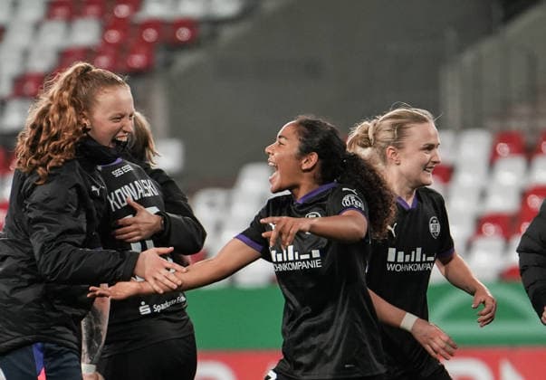 Germany DFB Pokal Women 2025 2026, SGS Essen vs SV Werder Bremen, Wednesday 11 03 2026 Stadion an der Hafenstraße Nordrhein Westfalen, Germany Joy SGS Essen after the match Emotions Winner Cheers Ella Touon SGS Essen, 32 Copyright: xMerlexKölkingx