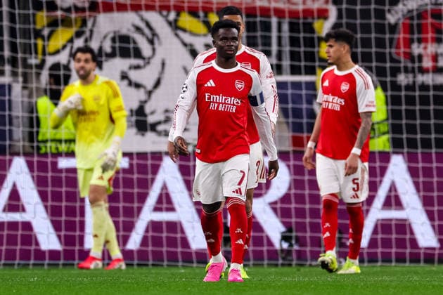 LEVERKUSEN, GERMANY - MARCH 11: Bukayo Saka of Arsenal looks dejected after conceding his team s first goal during the UEFA Champions League 2025 26 Round of 16 First Leg match between Bayer 04 Leverkusen and Arsenal FC at BayArena on March 11, 2026 in Leverkusen, Germany.  Copyright: xRenexNijhuis MBxMediax