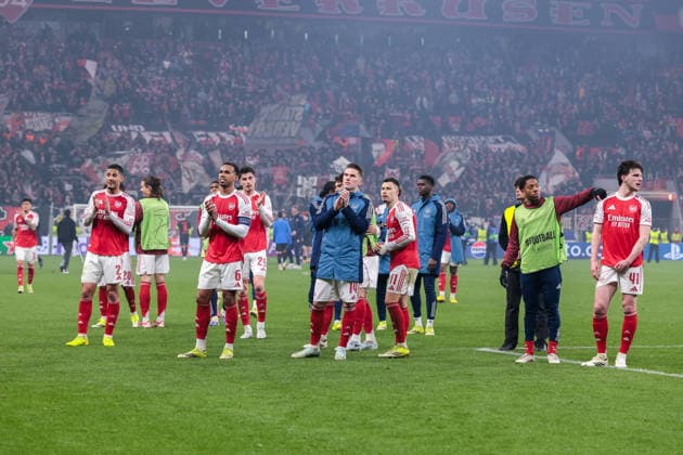 11 03 2026, Football, UEFA Champions League round of 16, Bayer 04 Leverkusen Arsenal London, The players of FC Arsenal thank the fans Leverkusen BayArena NRW Germany xRHR PHOTO DEx Copyright: DennisxEwert RHR-FOTOx RHR-FOTO DE