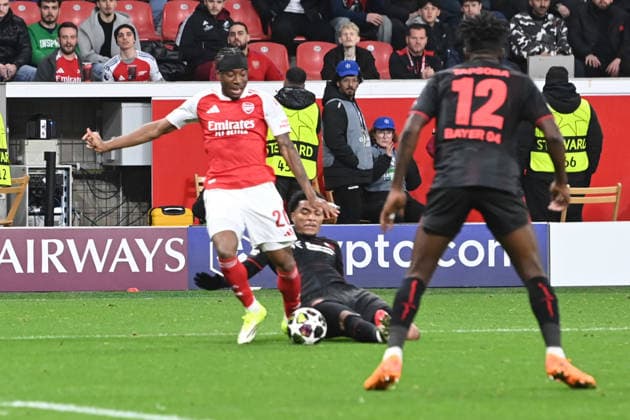 After this foul by Malik TILLMAN LEV on Noni MADUEKE Arsenal referee Halil Umut MELER TUR gives a penalty, Football Champions League, Round of 16, Bayer 04 Leverkusen LEV FC Arsenal London ARS 1 1 on 11 03 2026 in Leverkusen Germany UEFA regulations prohibit any use of photographs as image sequences and or quasi video Â
