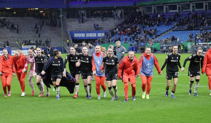The Bayern team around Magdalena Eriksson FC Bayern Muenchen and Pernille Harder FC Bayern Muenchen celebrate the victory with the fans Football, Season 2025 2026, Women, DFB Pokal, Quarter-final, Volksparkstadion Hamburg, Hamburger SV vs FC Bayern Muenchen, 0 3 DFL REGULATIONS PROHIBIT ANY USE OF PHOTOGRAPHS AS IMAGE SEQUENCES AND OR QUASI VIDEO