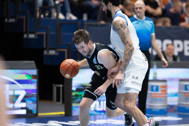 Spencer Reaves MBC, 31 , Marek Ayers Nelson BKO, 0 , Syntainics MBC vs BK Olomoucko, European North Basketball League, Round of 16, 2025 26, Germany, Czech Republic, 11 03 2026 Weissenfels Stadthalle Sachsen Anhalt Germany