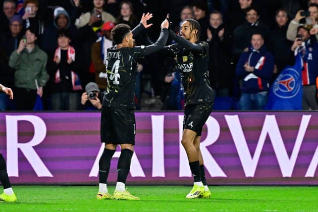 FOOTBALL : PSG vs Chelsea - Ligue des Champions - 11 03 2026 Bradley Barcola of Paris Saint Germain celebrates with Desire Doue of Paris Saint Germain during the UEFA Champions League match between Paris Saint Germain and Chelsea FC at Parc Des Princes on March 11 , 2026 in Paris, France. ( Photo by Federico Pestellini PsnewZ ) ParisFrance  Copyright: xFedericoxPestellinix