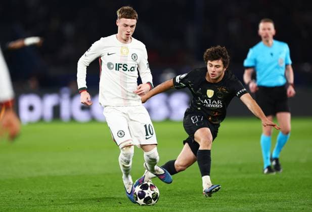 Cole Palmer of Chelsea and Joao Neves of Paris Saint-Germain. Paris Saint-Germain v Chelsea, UEFA Champions League, Round of 16, First Leg, Football, Parc des Princes, Paris, France - 11 Mar 2026Paris Parc des Princes France EDITORIAL USE ONLY No use with unauthorised audio, video, data, fixture lists, club league logos or live services. Online in-match use limited to 120 images, no video emulation. No use in betting, games or single club league player publications. Copyright: xJamesxMarsh Shutterstockx 16746728ba