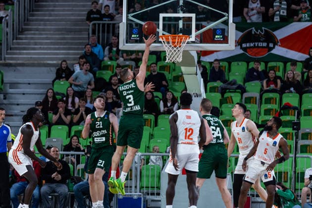 GER, BKT EuroCup, season 2025 2026, eighth final, Cedevita Olimpija Ljubljana Niners Chemnitz 11 03 2026, Arena Stozice, Ljubljana, GER, BKT EuroCup, season 2025 2026, eighth final, Cedevita Olimpija Ljubljana Niners Chemnitz Rok Radovic Cedevita Olimpija Ljubljana 3 , Amadou Sow Niners Chemnitz, 12 Photo Alexander Trienitz Ljubljana Arena Stozice Slovenia