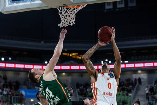 GER, BKT EuroCup, season 2025 2026, eighth final, Cedevita Olimpija Ljubljana Niners Chemnitz 11 03 2026, Arena Stozice, Ljubljana, GER, BKT EuroCup, season 2025 2026, eighth final, Cedevita Olimpija Ljubljana Niners Chemnitz Kevin Yebo Niners Chemnitz, 0 , David Skara Cedevita Olimpija Ljubljana 24 Photo Alexander Trienitz Ljubljana Arena Stozice Slovenia