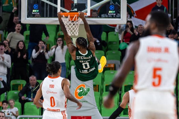 GER, BKT EuroCup, Season 2025 2026, Round of 16, Cedevita Olimpija Ljubljana Niners Chemnitz 11 03 2026, Arena Stozice, Ljubljana, GER, BKT EuroCup, Season 2025 2026, Round of 16, Cedevita Olimpija Ljubljana Niners Chemnitz Dj Stewart Cedevita Olimpija Ljubljana 0 with a dunk Photo Alexander Trienitz Ljubljana Arena Stozice Slovenia