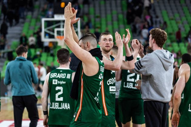 GER, BKT EuroCup, season 2025 2026, eighth final, Cedevita Olimpija Ljubljana Niners Chemnitz 11 03 2026, Arena Stozice, Ljubljana, GER, BKT EuroCup, season 2025 2026, eighth final, Cedevita Olimpija Ljubljana Niners Chemnitz Rok Radovic Cedevita Olimpija Ljubljana 3 thanks the fans Photo Alexander Trienitz Ljubljana Arena Stozice Slovenia