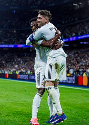 Real Madrid CF vs Manchester City - UEFA Champions League - 11 03 2026 Federico Valverde of Real Madrid CF celebrates his goal with Vinicius Junior of Real Madrid CF (L) during the UEFA Champions League match between Real Madrid CF and Manchester City at Santiago Bernabeu Stadium on March 11, 2026 in Madrid, Spain. Madrid Spain Copyright: xPabloxGarcia PGSxPhotoxAgencyx