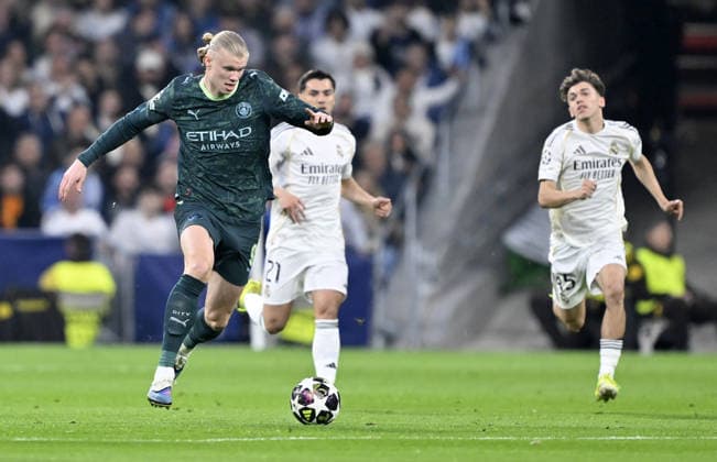 Real Madrid v Manchester City - UEFA Champions League MADRID, SPAIN - MARCH 11: Erling Haaland (L) of Manchester City in action during the UEFA Champions League round of 16 match between Real Madrid and Manchester City at the Bernabeu Stadium in Madrid, Spain on March 11, 2026. Burak Akbulut Anadolu Madrid Spain. Editorial use only. Please get in touch for any other usage.  Copyright: x2026xAnadoluxBurakxAkbulutx