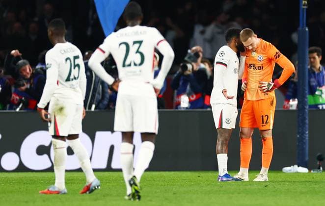 Reece James of Chelsea speaks with Filip Jorgensen of Chelsea after conceding a third goal. Paris Saint-Germain v Chelsea, UEFA Champions League, Round of 16, First Leg, Football, Parc des Princes, Paris, France - 11 Mar 2026Paris Parc des Princes France EDITORIAL USE ONLY No use with unauthorised audio, video, data, fixture lists, club league logos or live services. Online in-match use limited to 120 images, no video emulation. No use in betting, games or single club league player publications.  Copyright: xJamesxMarsh Shutterstockx 16746728db
