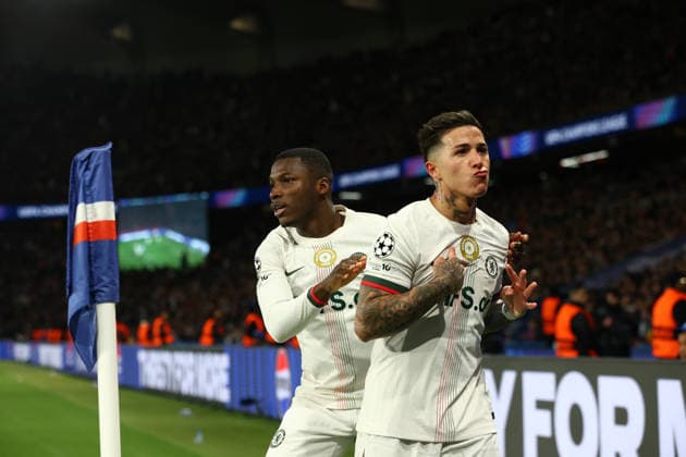 March 11, 2026, Paris, Ile-De-France, France: ENZO FERNANDEZ of Chlesea celebrates scoring his side s second goal in the UEFA Champions League 2025 26 Round of 16 Leg 1 of 2 game between PARIS SAINT-GERMAIN (PSG) and CHELSEA FC at the Parc des Princes Stadium in Paris, France. Soccer 2026: Champions League: PSG : Chelsea  - ZUMAc179 20260311_zep_c179_046 Copyright: xMickaelxChavetx