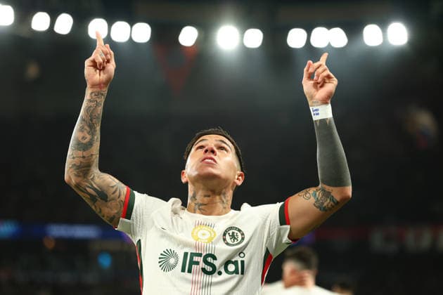 March 11, 2026, Paris, Ile-De-France, France: ENZO FERNANDEZ of Chlesea celebrates scoring his side s second goal in the UEFA Champions League 2025 26 Round of 16 Leg 1 of 2 game between PARIS SAINT-GERMAIN (PSG) and CHELSEA FC at the Parc des Princes Stadium in Paris, France. Paris France - ZUMAc179 20260311_zep_c179_034 Copyright: xMickaelxChavetx